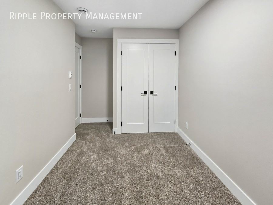 2614R 28 Ave Sw #2614RLOWER - Photo 7 of 22