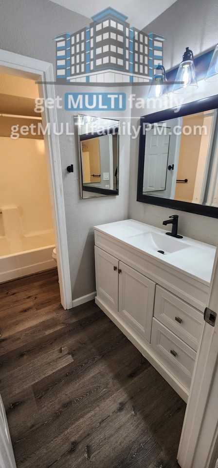 1903 N Spring #201 - Photo 4 of 17