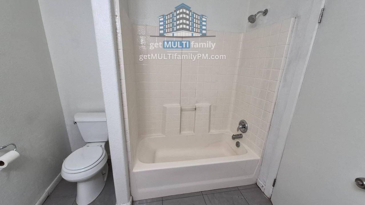 3006 E Granada Rd #D - Photo 5 of 11