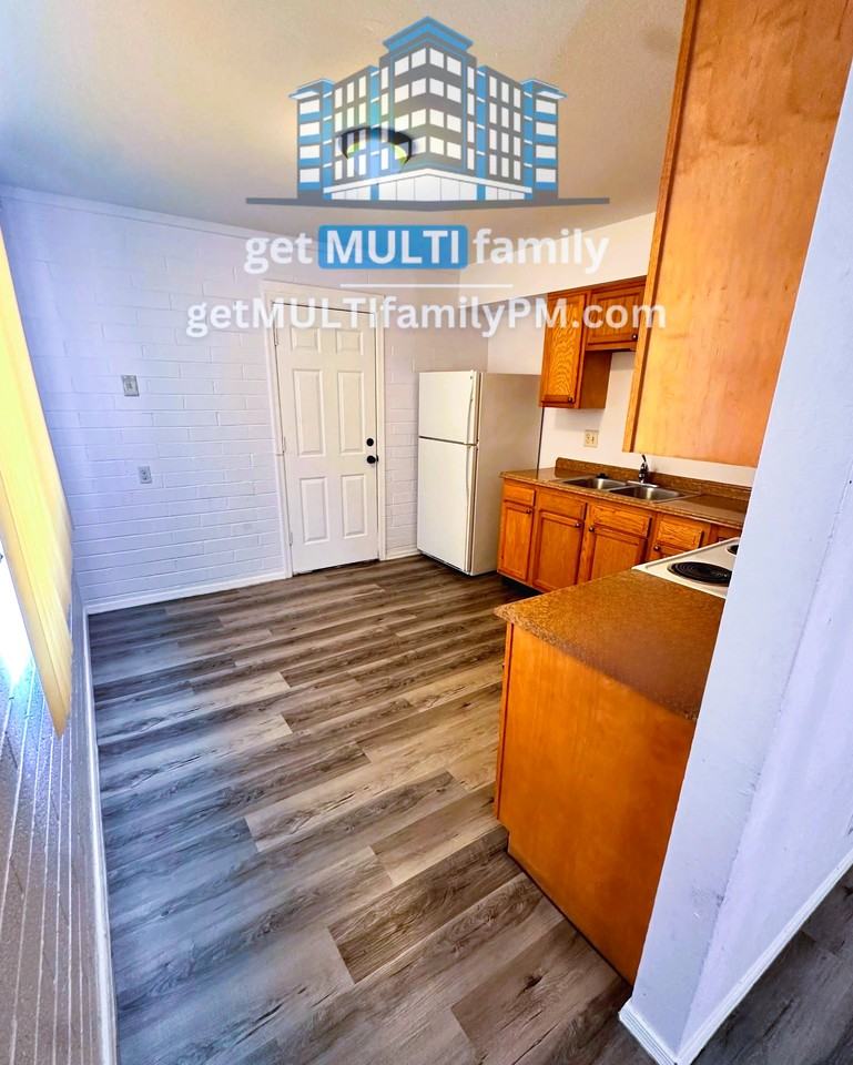 10034 N 18th Ave #1 - Photo 5 of 9