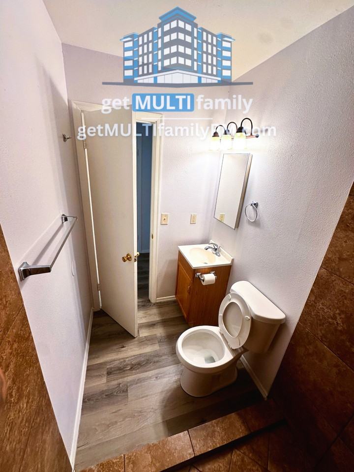 10034 N 18th Ave #1 - Photo 6 of 9