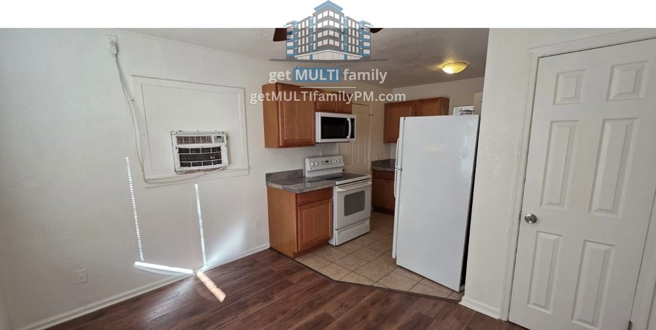 3926 E Earll Dr #2 - Photo 3 of 22