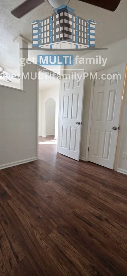 3926 E Earll Dr #2 - Photo 6 of 22