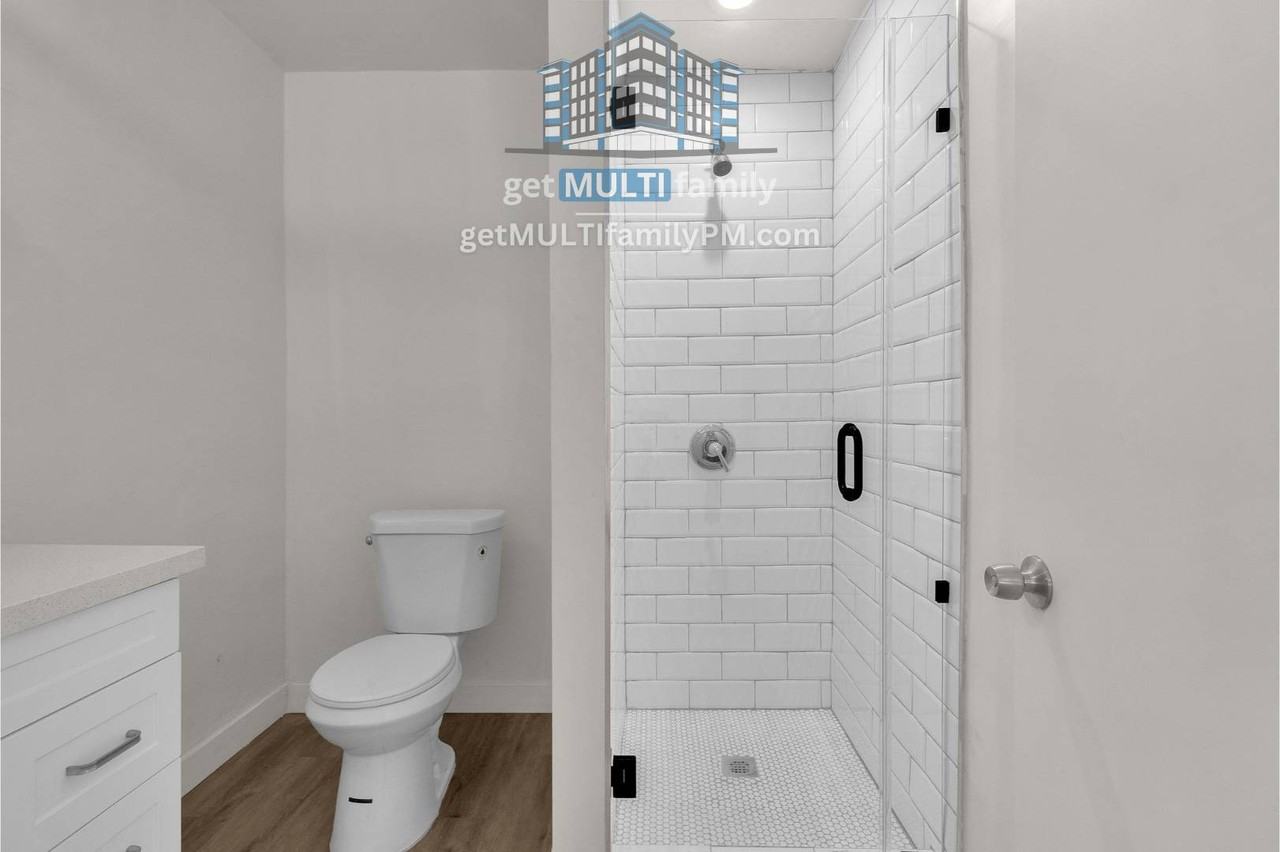 325 N 17th Dr #A - Photo 5 of 33