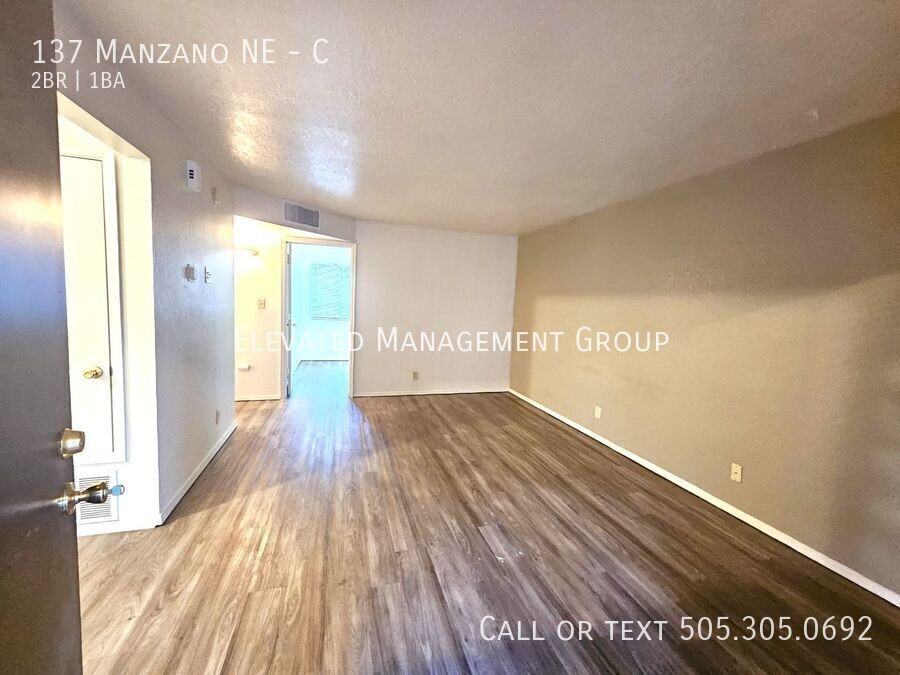 137 Manzano St Ne #C - Photo 6 of 27