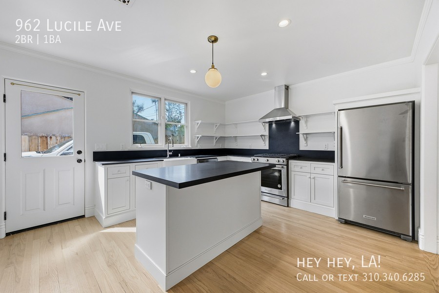 962 Lucile Ave