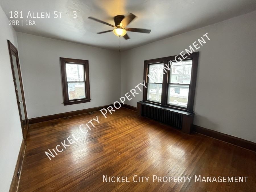 181 Allen St #3 - Photo 5 of 8