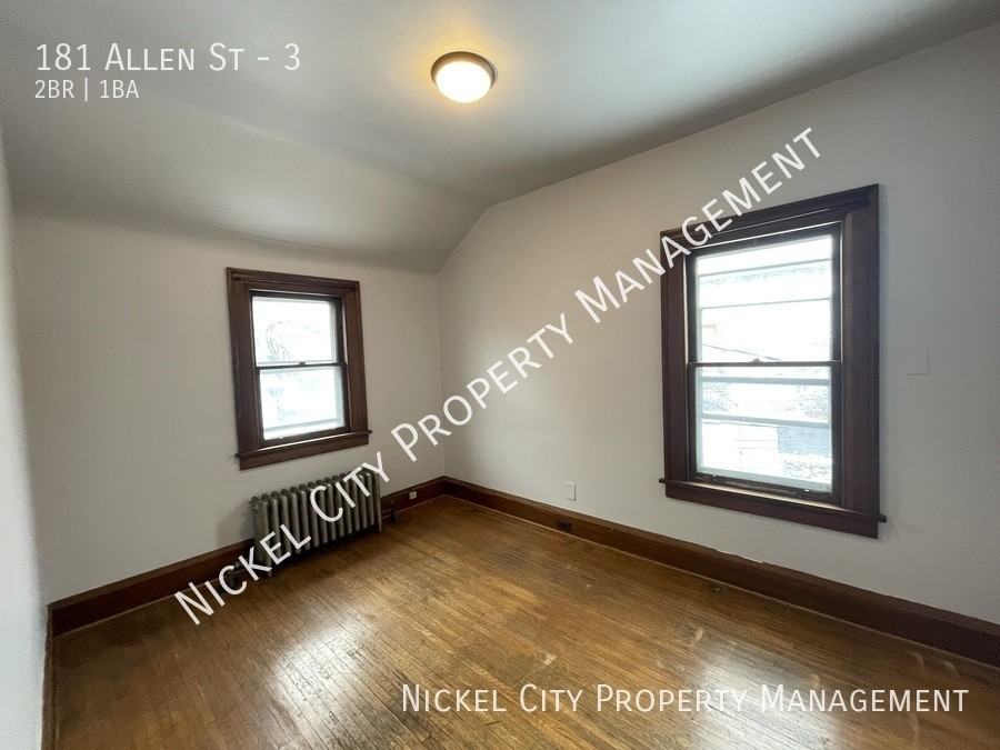 181 Allen St #3 - Photo 6 of 8