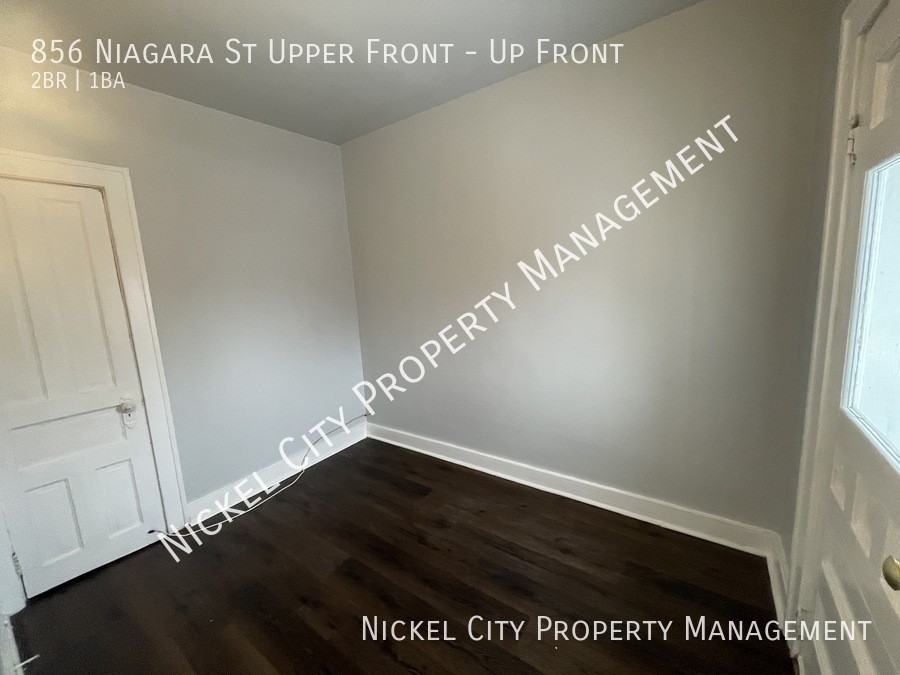 856 Niagara St Uppr Front - Photo 3 of 6