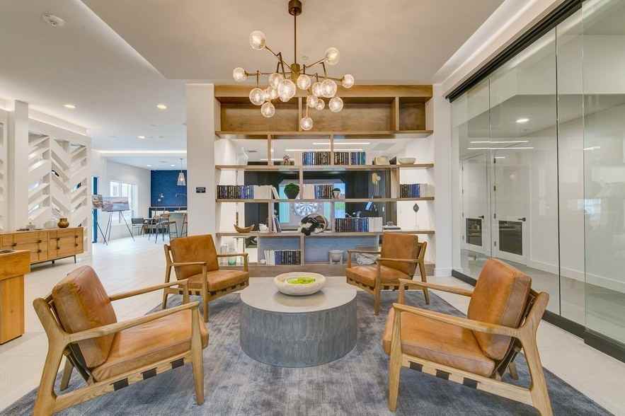 411 411 Harrold Street Fort Worth, TX 76107 #54191 - Photo 6 of 11