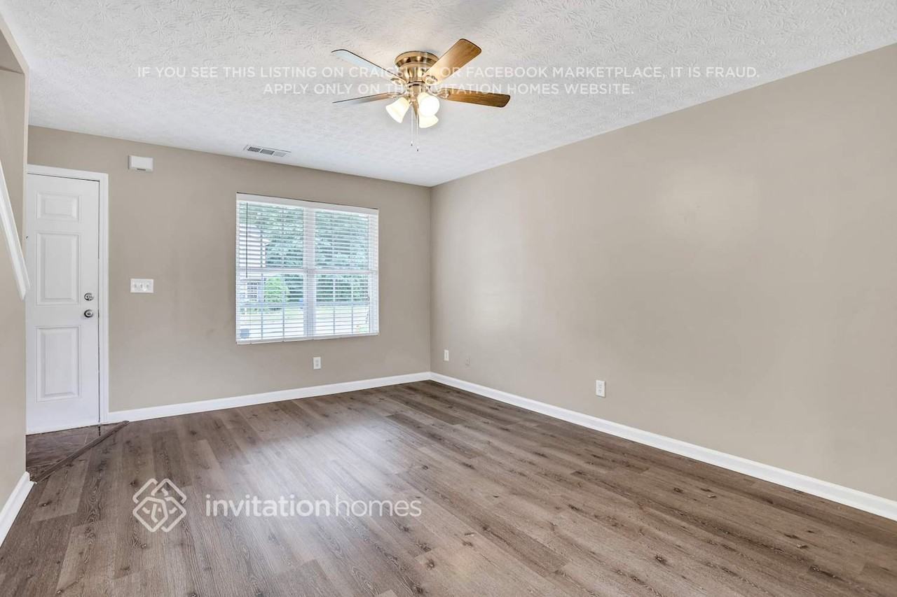 5315 Tussahaw Xing - Photo 4 of 25