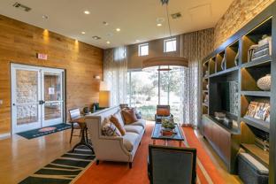 1101 Woodlawn Ave - Photo 1 of 1