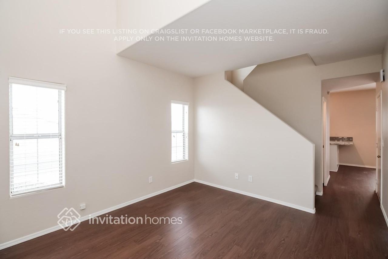 1007 W Libra Dr - Photo 3 of 18