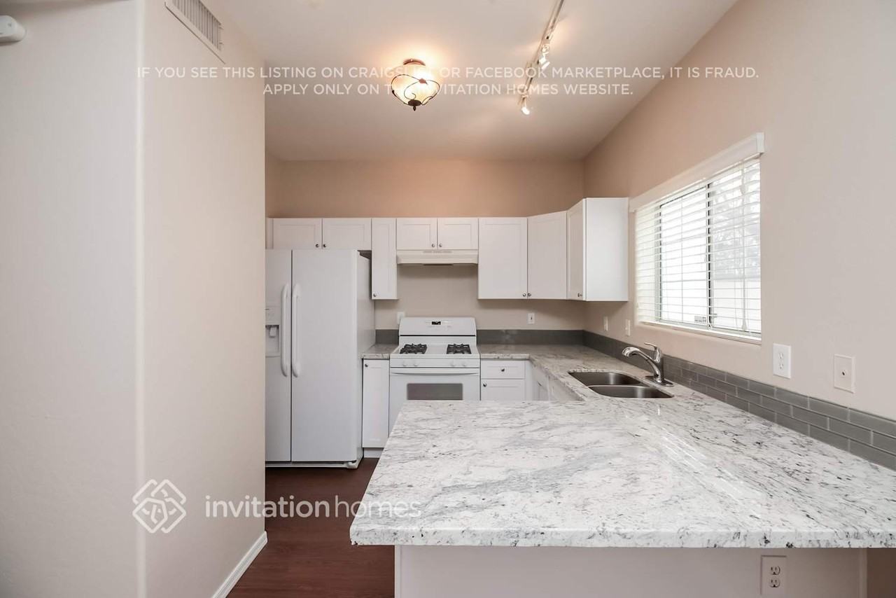 1007 W Libra Dr - Photo 5 of 18