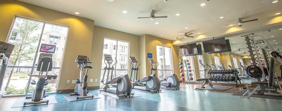 425 Maplelawn Dr #19861 - Photo 2 of 7