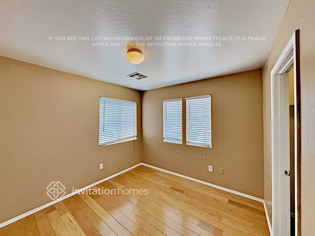 1323 S 121st Ln - Photo 6 of 9