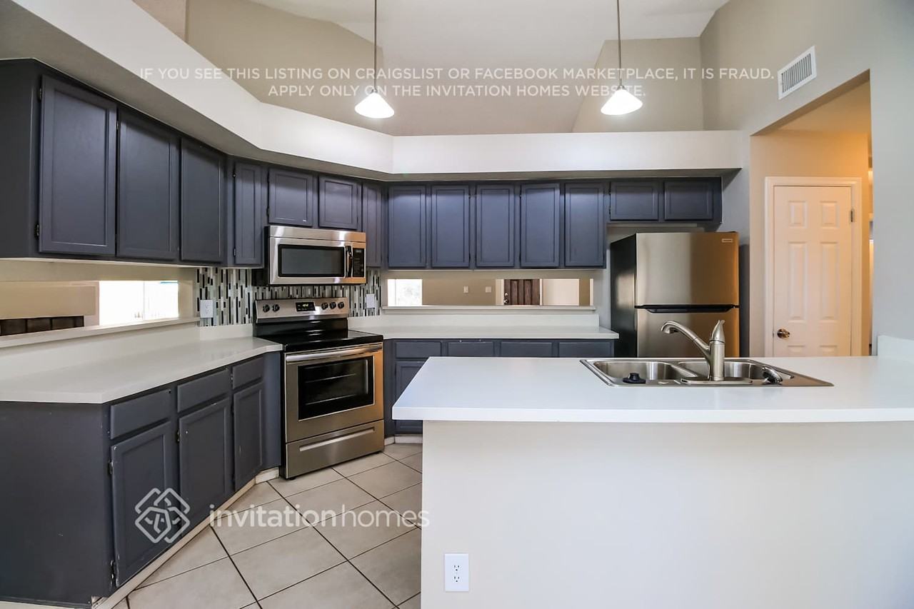 2706 W Highland St - Photo 3 of 14