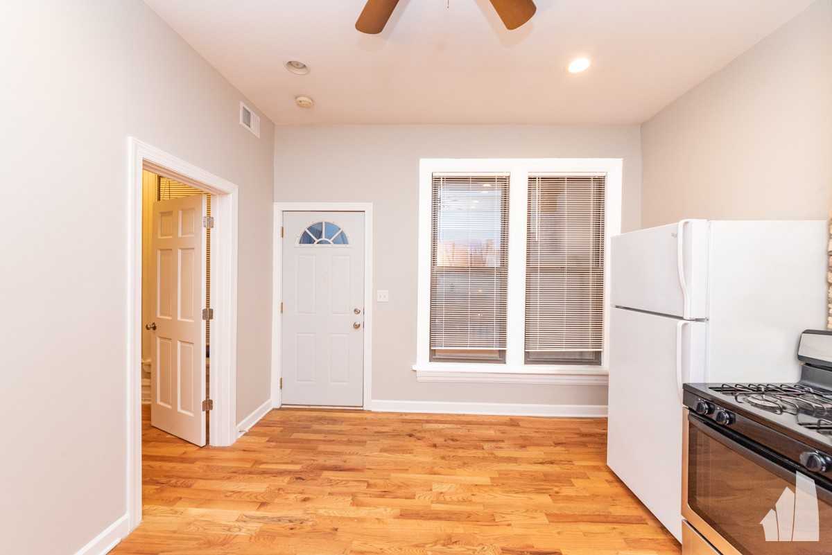 1420 W Irving Park Rd #3 - Photo 3 of 18