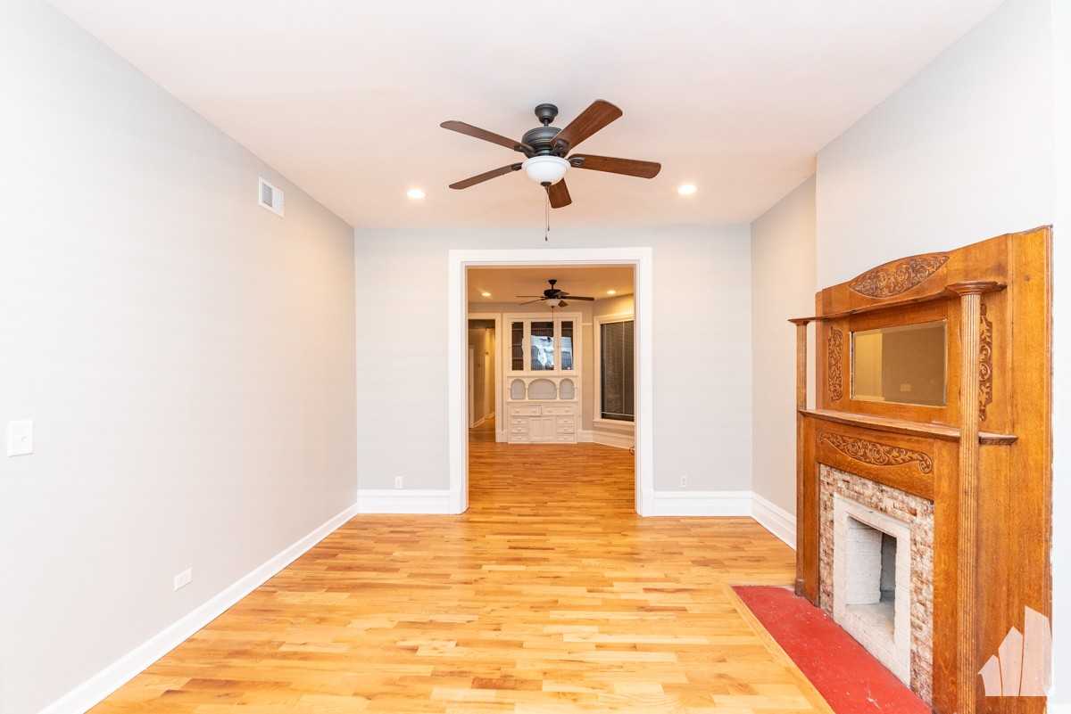 1420 W Irving Park Rd #3 - Photo 4 of 18