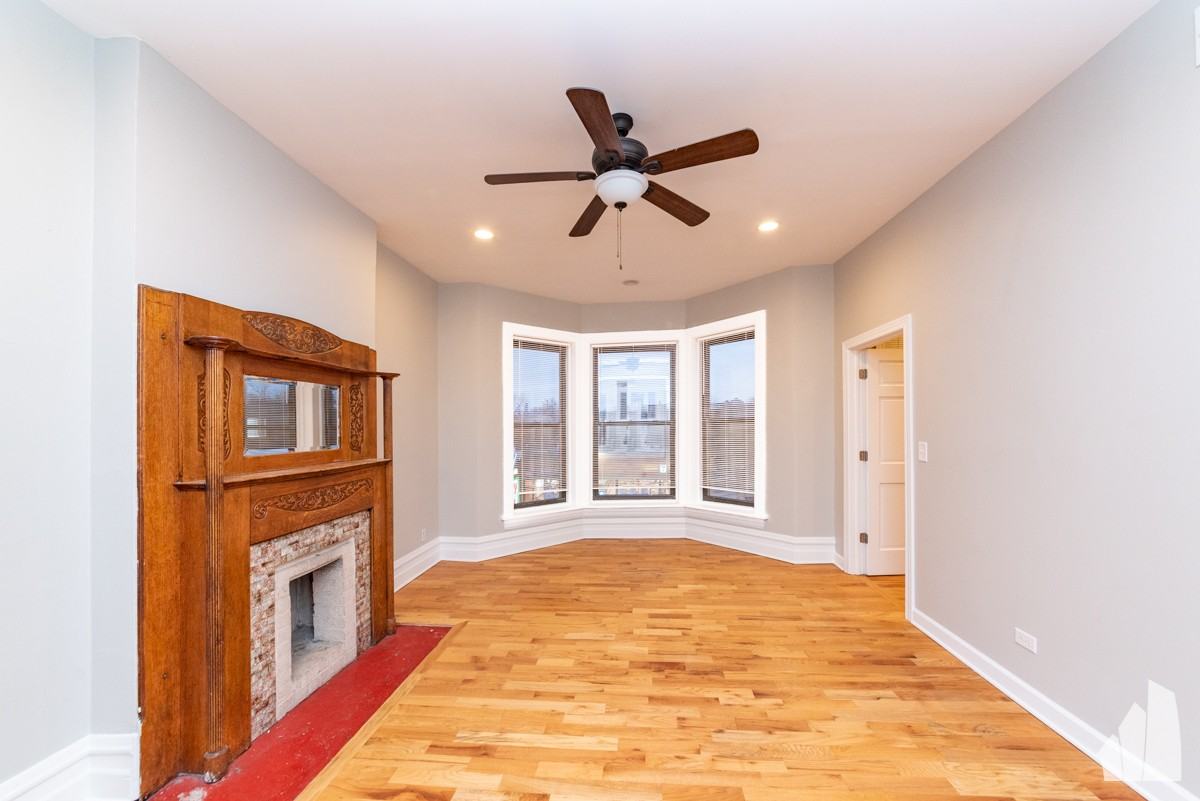 1420 W Irving Park Rd #3 - Photo 5 of 18