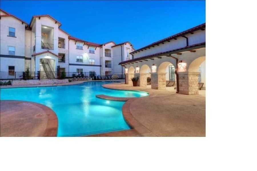 1804 Oak Hill Ln Ste B #129888 - Photo 2 of 11