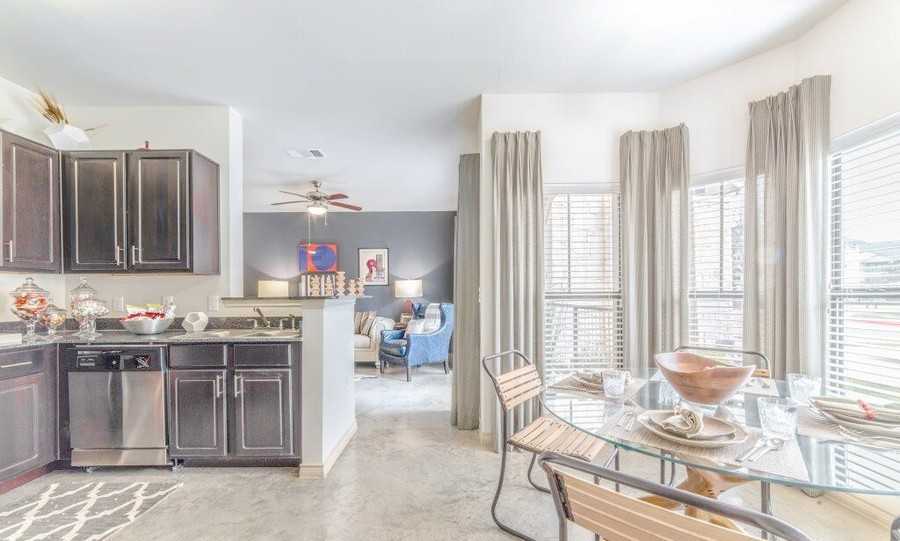 1009 Edgecliff Ter #165821 - Photo 6 of 11