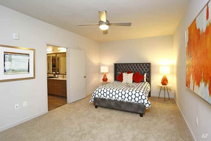 4151 N Central Expy #28369 - Photo 3 of 11