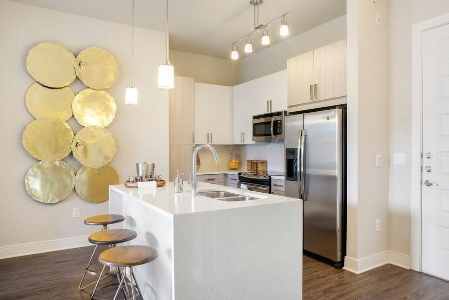 1951 N Record St #28194 - Photo 6 of 11