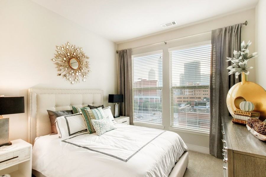 1951 N Record St #28194 - Photo 7 of 11