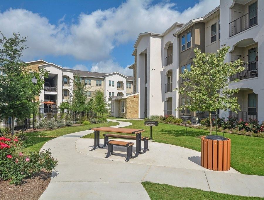 435 Sw 42nd St #167991 - Photo 5 of 11