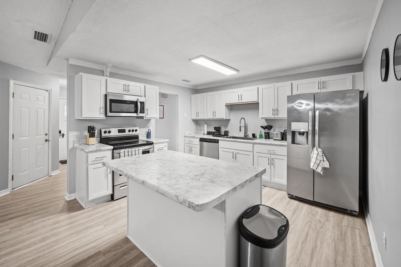 Quailhollow Dr - Photo 4 of 21