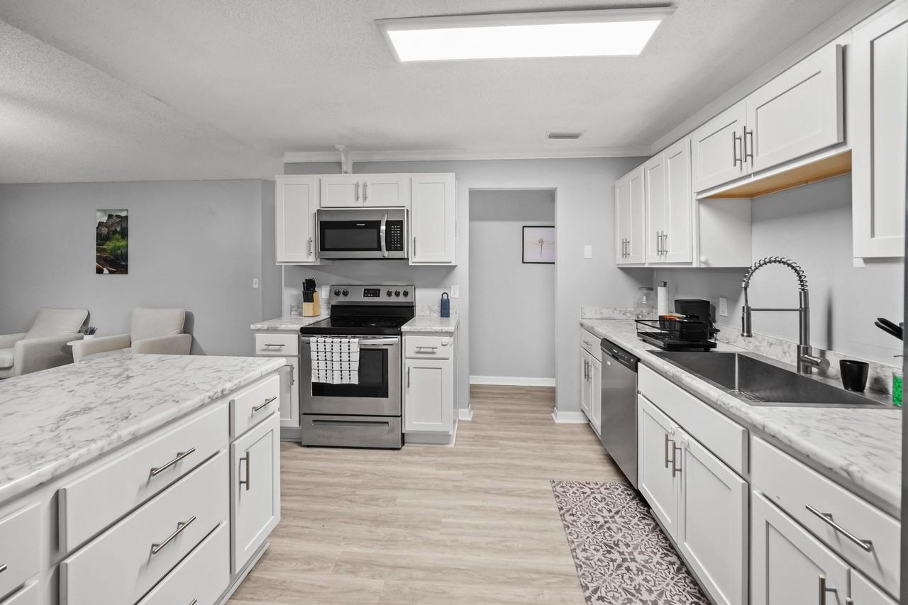 Quailhollow Dr - Photo 6 of 21