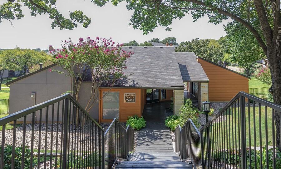 2607 Furrs St #1949 - Photo 2 of 13