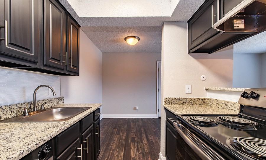 2607 Furrs St #1949 - Photo 4 of 13