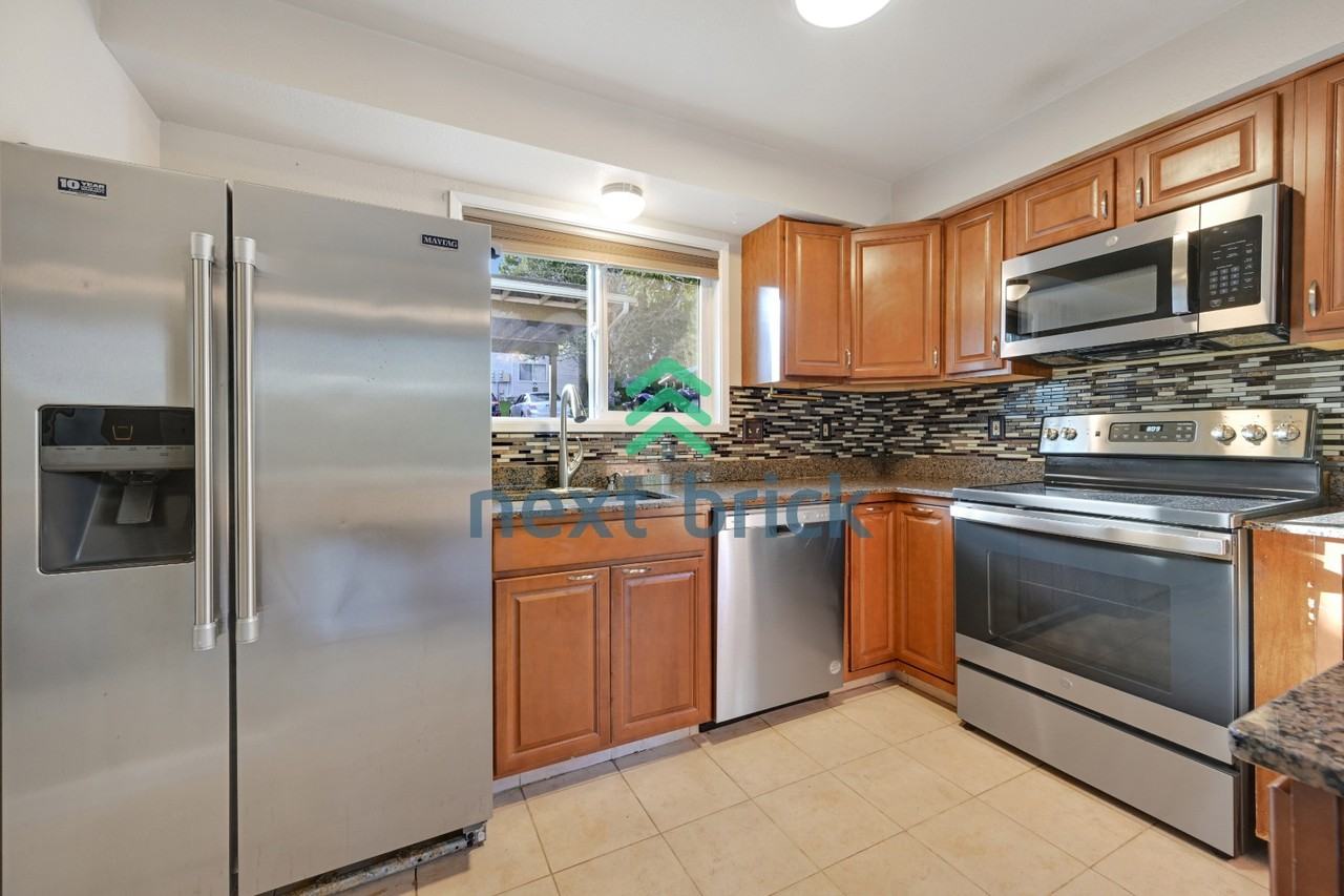 18910 Bothell Everett Hwy #H1 - Photo 2 of 20