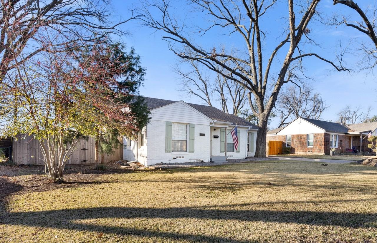 1316 Linden Ln - Photo 2 of 29