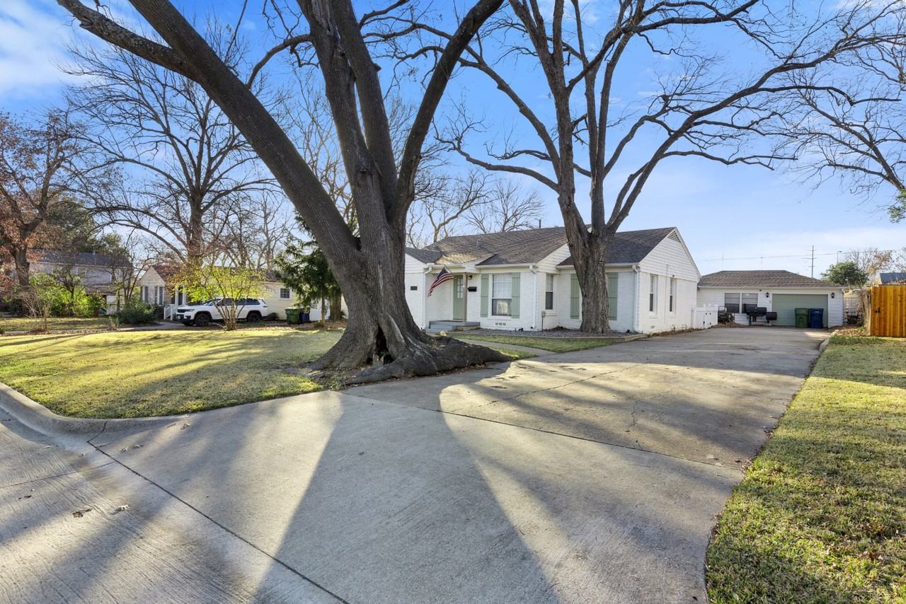 1316 Linden Ln - Photo 4 of 29