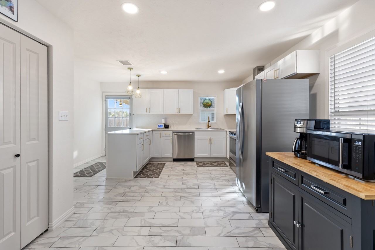 1316 Linden Ln - Photo 7 of 29