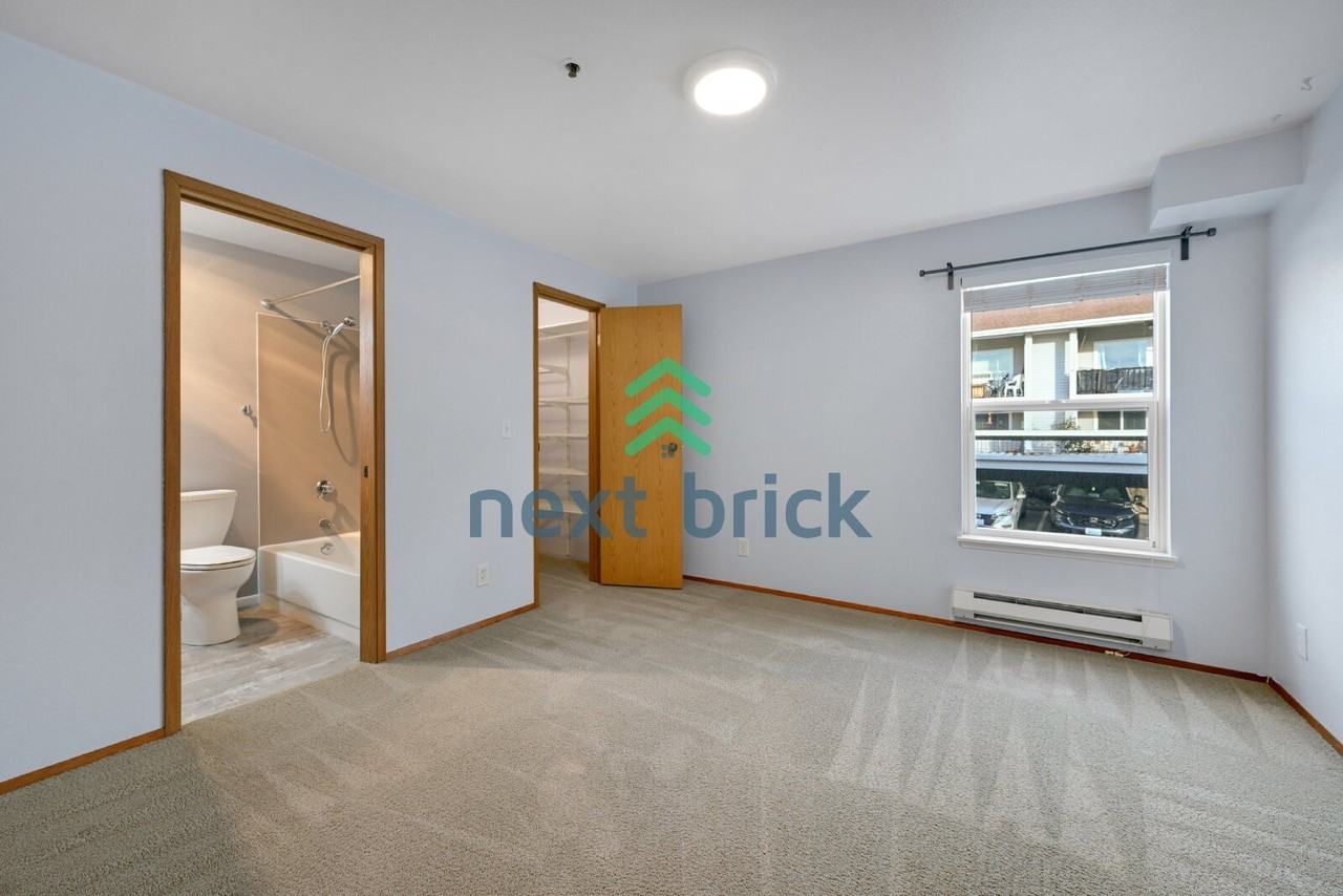 1626 Grant Ave S #B203 - Photo 7 of 18