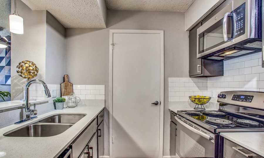 511 Green Oaks Ct #1593 - Photo 3 of 50