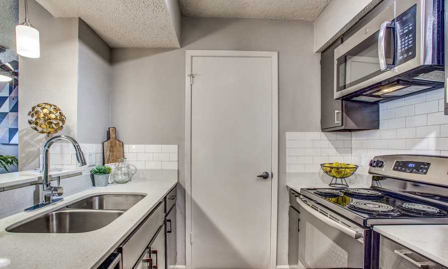 511 Green Oaks Ct #1593 - Photo 6 of 50