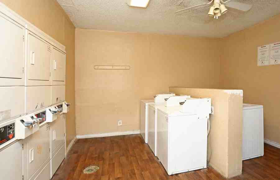 2027 E Pioneer Pkwy #4374