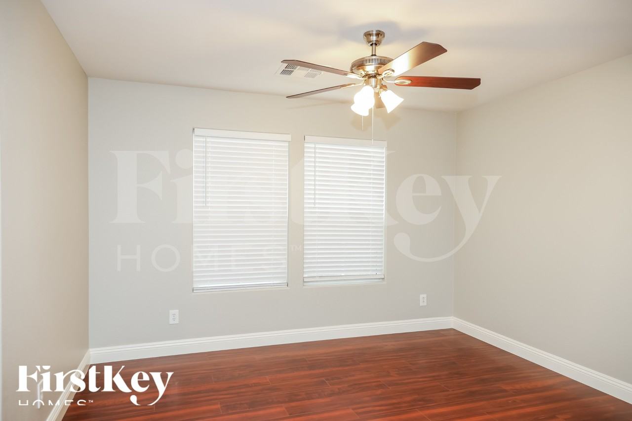 152 Calm Morning Ave - Photo 3 of 18