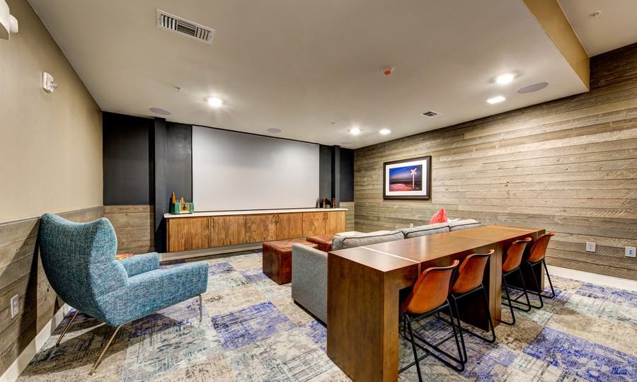 306 E Riverside Dr #1062