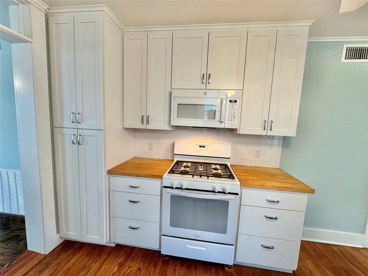 2119 Avenue O 1/2 - Photo 6 of 20