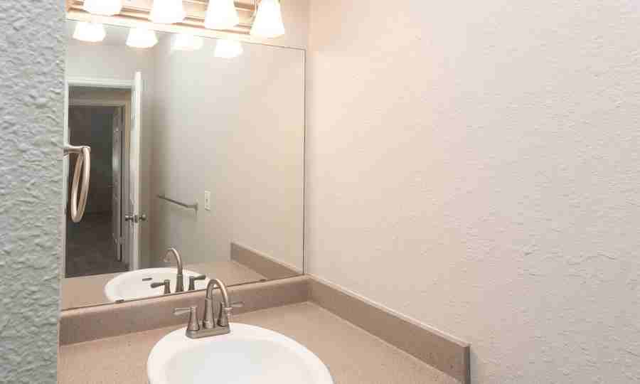 1506 E Riverside Dr #1505