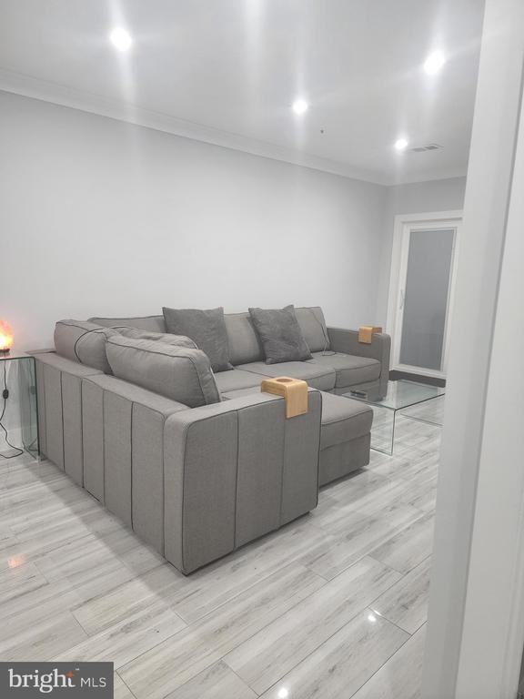 255 S Pickett St ##101 - Photo 4 of 38