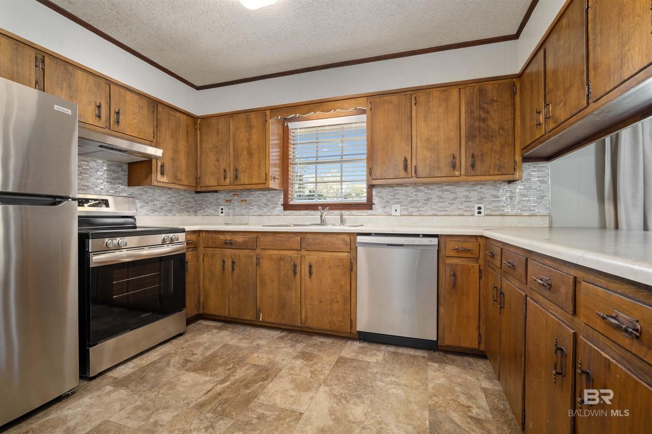 30045 Wayside Dr - Photo 6 of 19