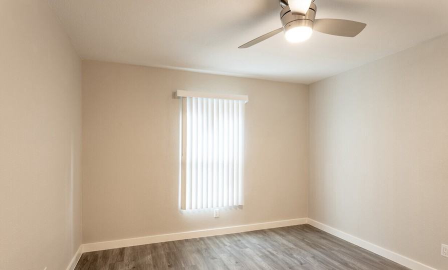 212 W 38th St #576 - Photo 6 of 19