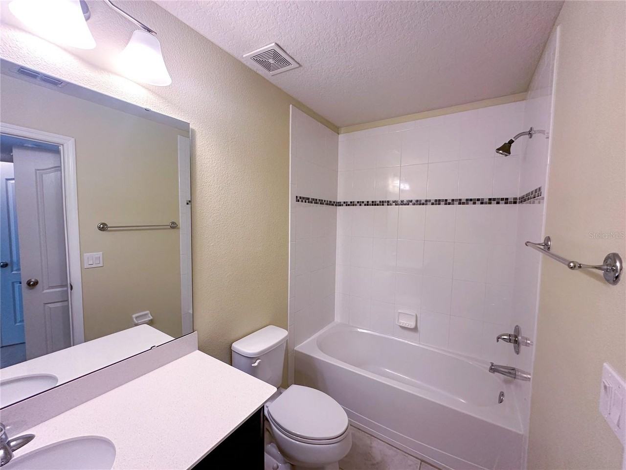 7494 Aloma Pines Ct - Photo 6 of 21